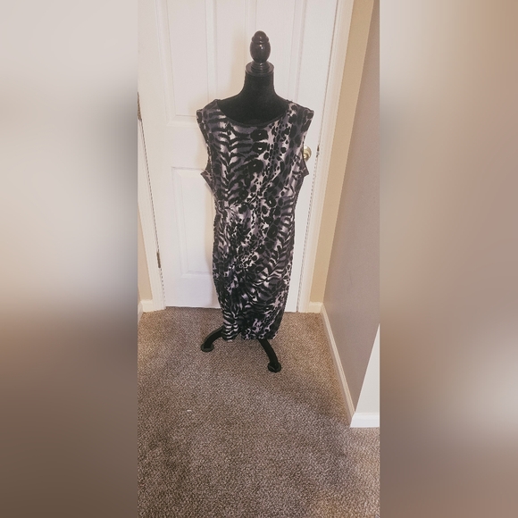 Women's dress, faux wrap - Picture 2 of 4